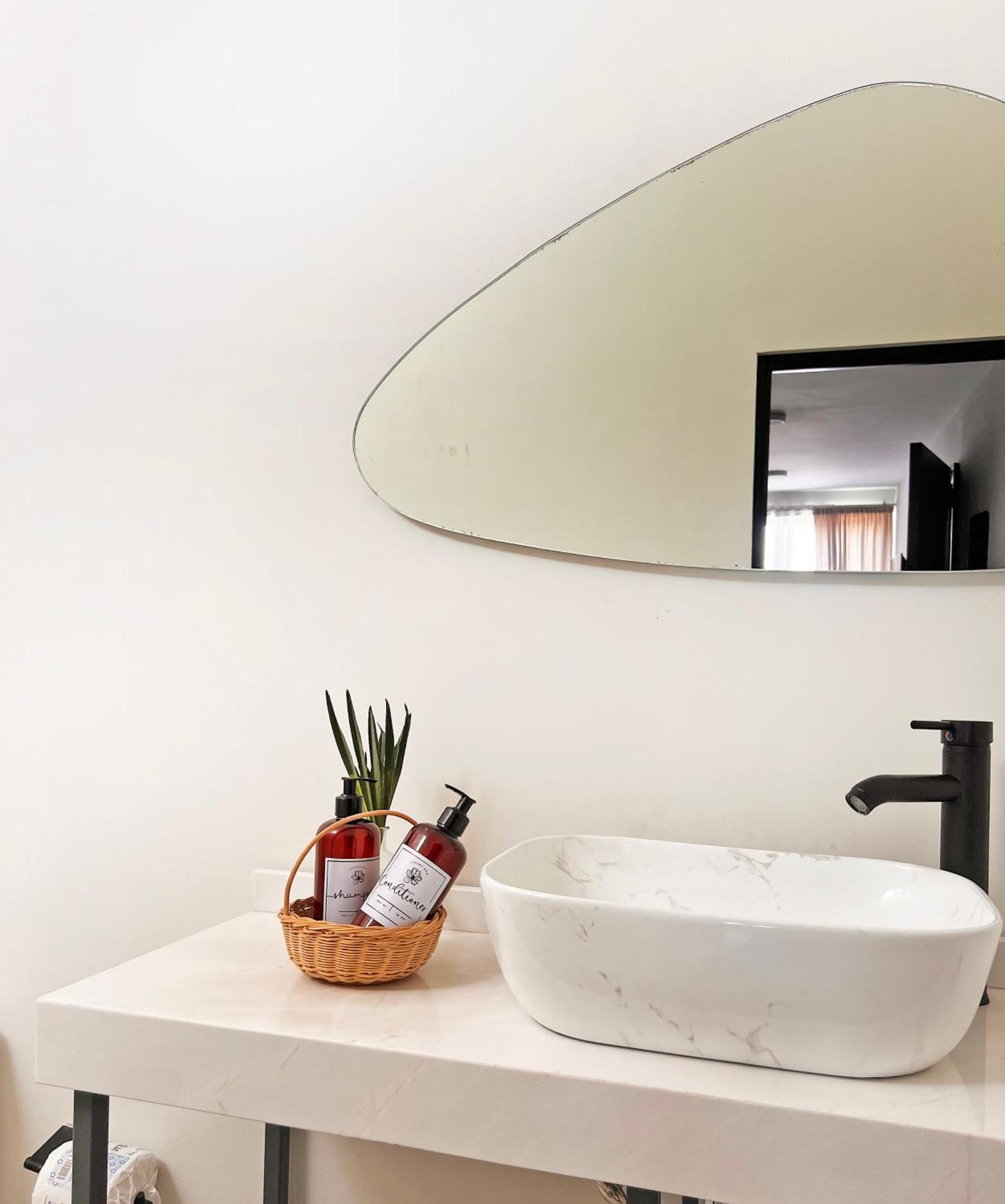Suites Ciento 37 León Exteriör bild