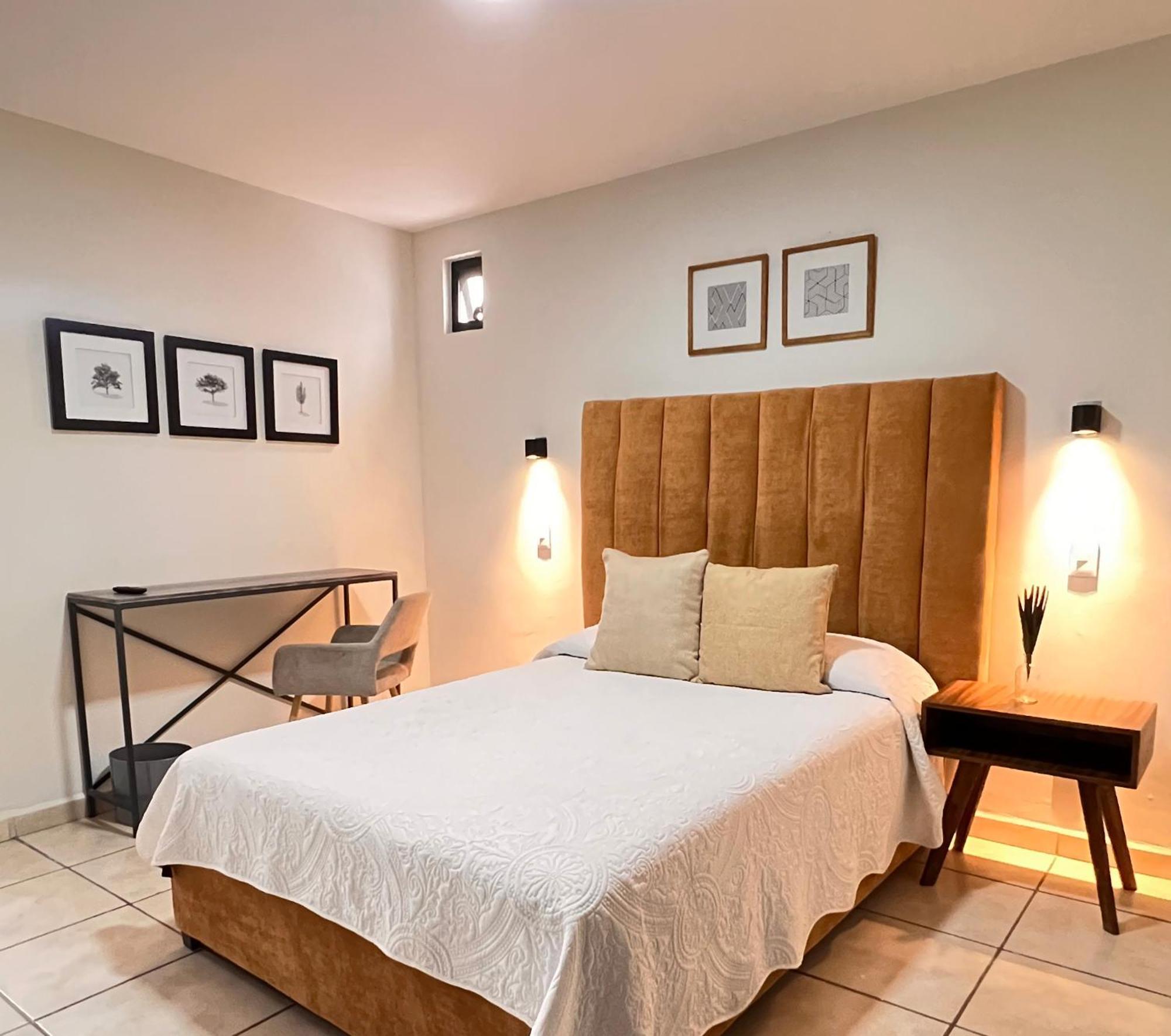 Suites Ciento 37 León Exteriör bild