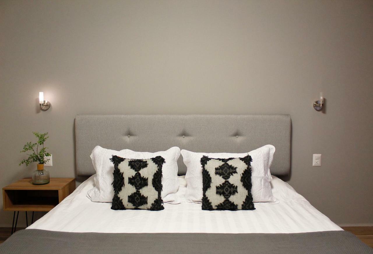 Suites Ciento 37 León Exteriör bild