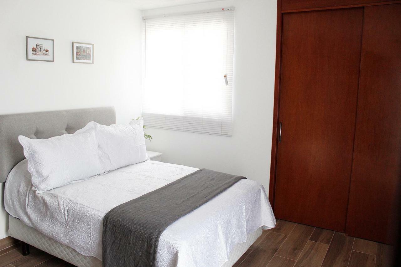 Suites Ciento 37 León Exteriör bild