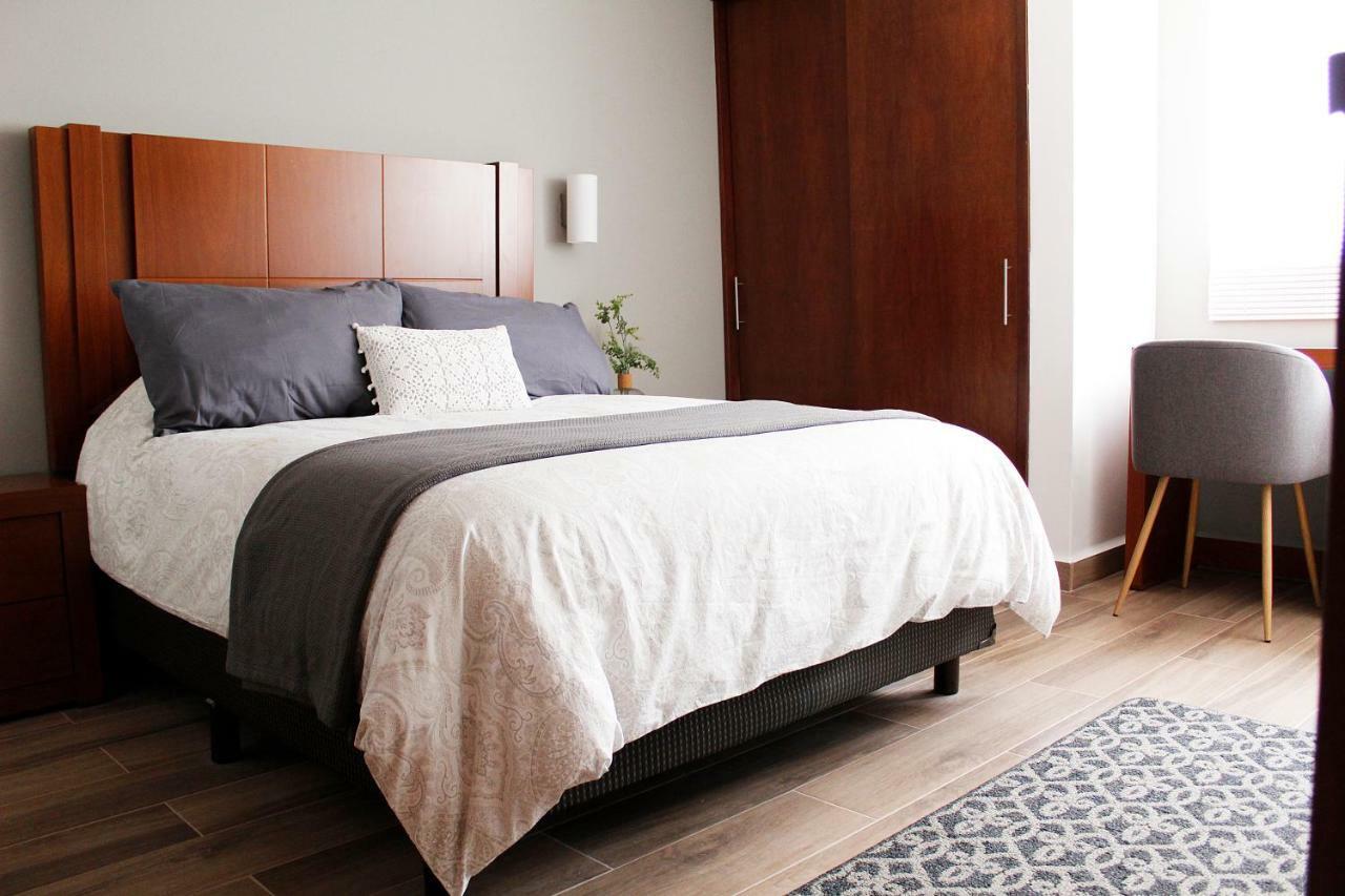 Suites Ciento 37 León Exteriör bild