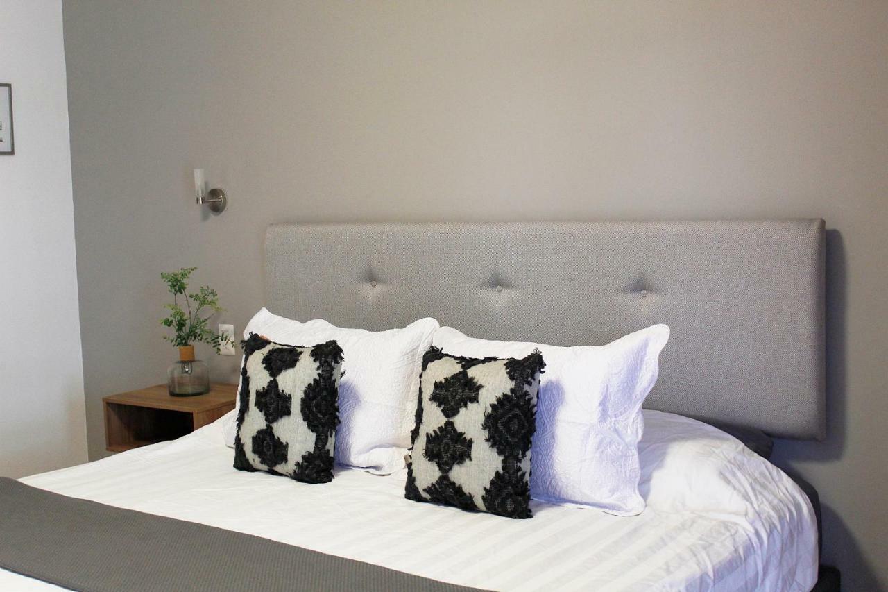 Suites Ciento 37 León Exteriör bild