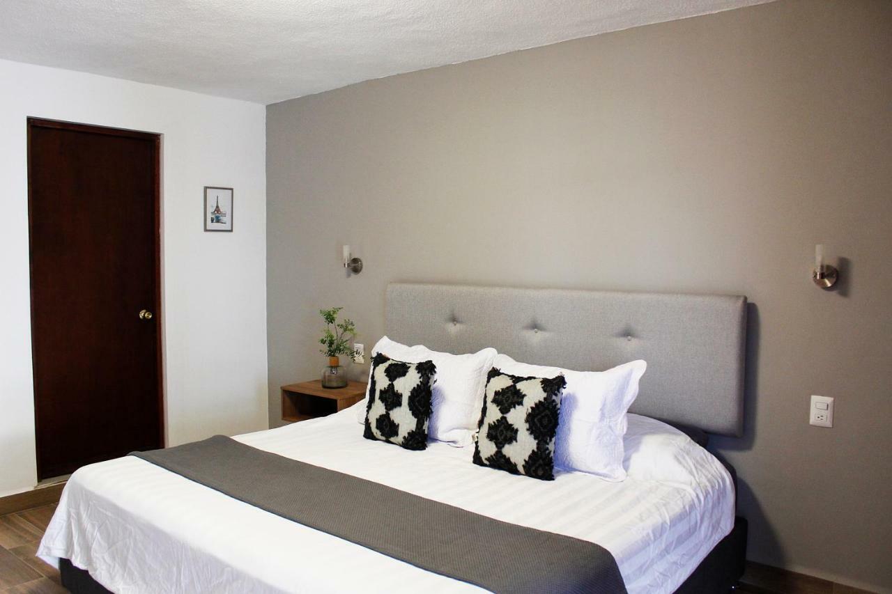 Suites Ciento 37 León Exteriör bild