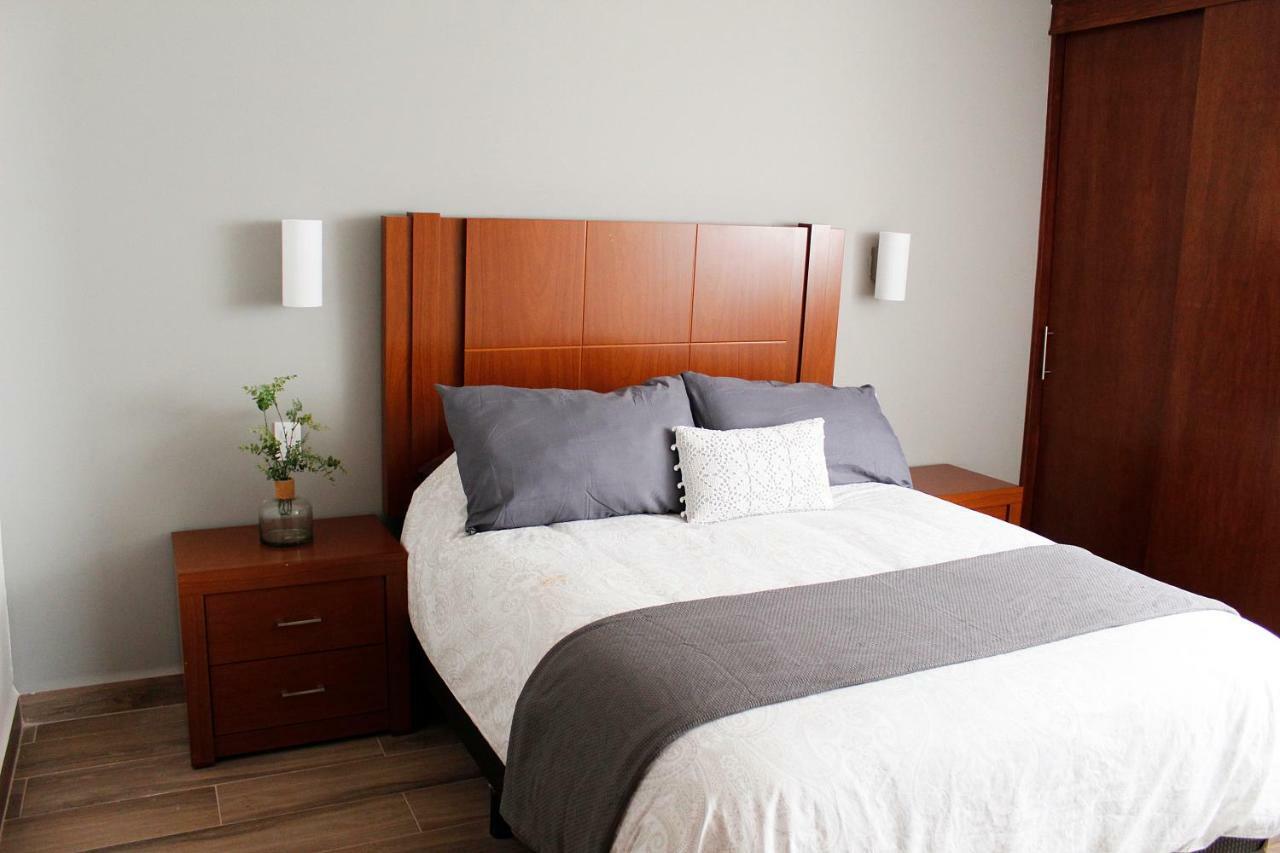 Suites Ciento 37 León Exteriör bild