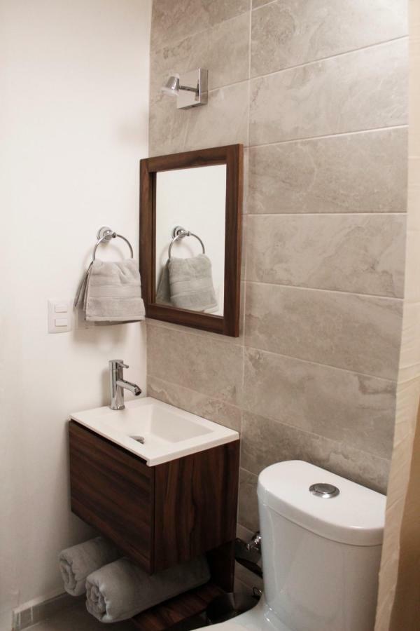 Suites Ciento 37 León Exteriör bild