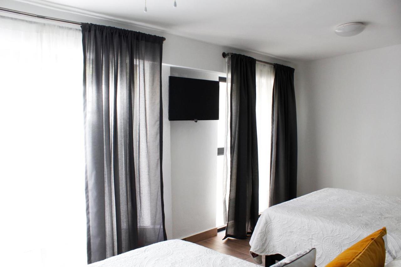 Suites Ciento 37 León Exteriör bild